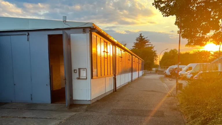 Noor Autoglas von außen